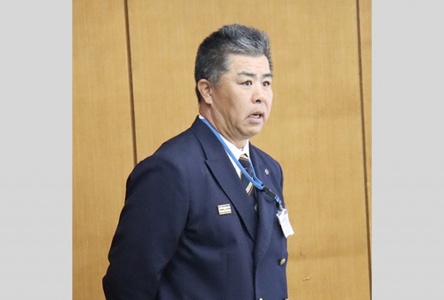 活動を報告する清水さん