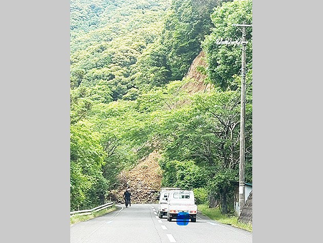 土砂崩れ直後の現場（読者提供）