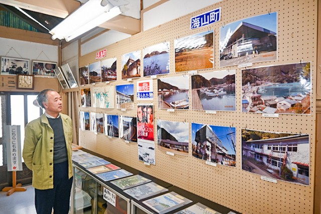 昭和の頃のまちなみの写真などを展示している